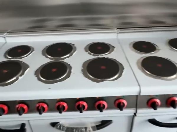 厨房设备调试安装现场