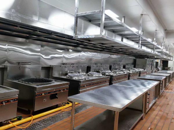 为什么厨房设备中工作台的选择很重要